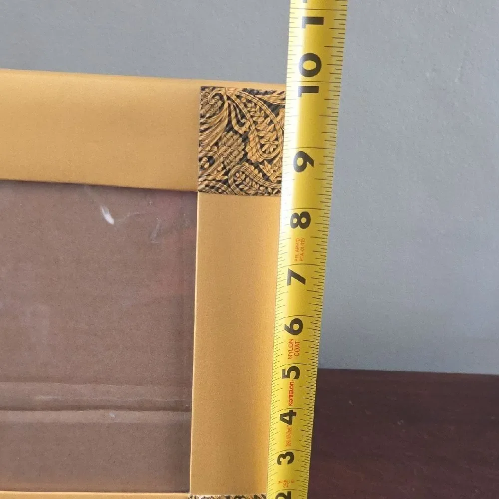 Elegant Gold Picture Frame